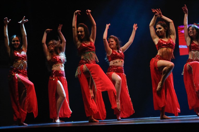 Tribe Dance Hold Your Dream 